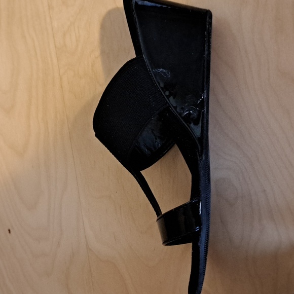 Sz 6 fits 6.5" 'Style & Co' black patent wedge heel 2.5" open toe sandals - Picture 3 of 6
